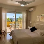 Precioso Cerca De Con Vistas Y Playa 马尔韦利亚